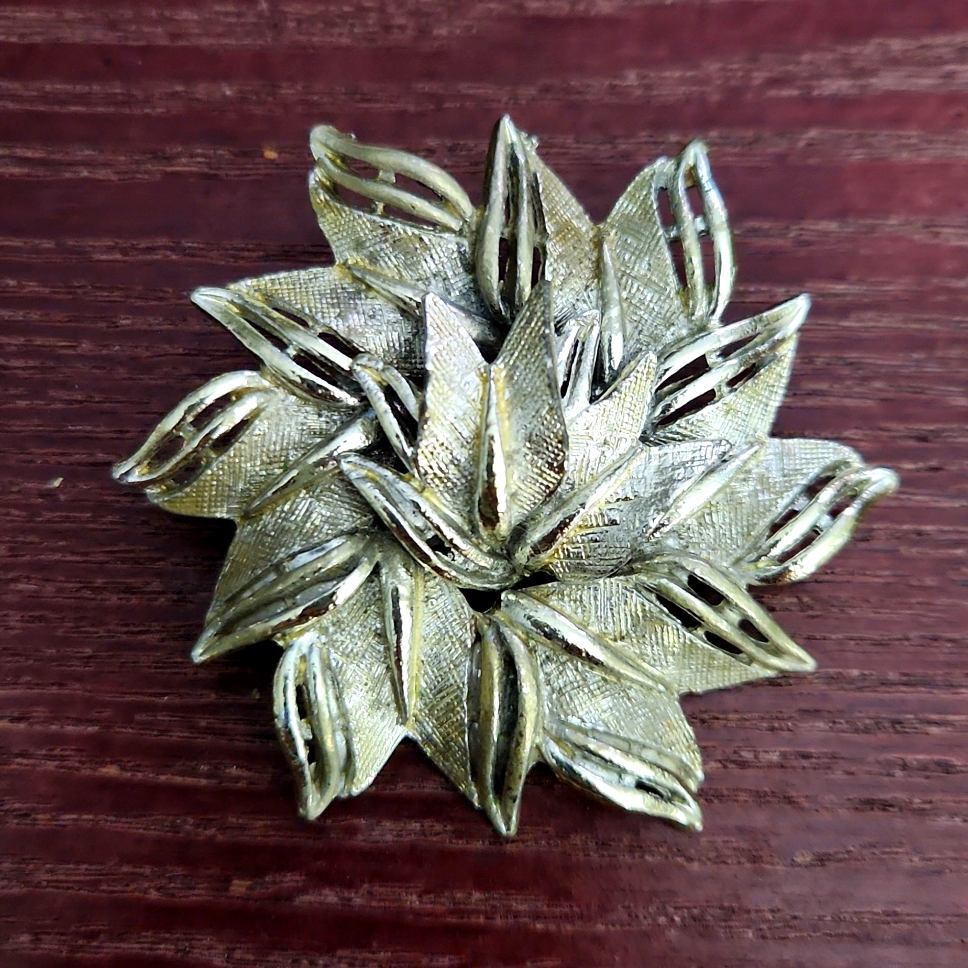 Art Signed Art Vintage 70s Brooch Floral Silver